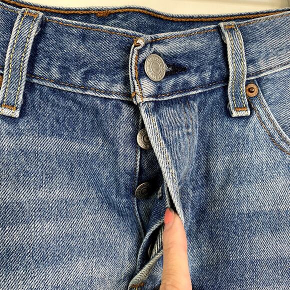 Levi's 501 Cut Off Button Fly Medium Wash Jean Shorts 28 - Picture 3 of 5